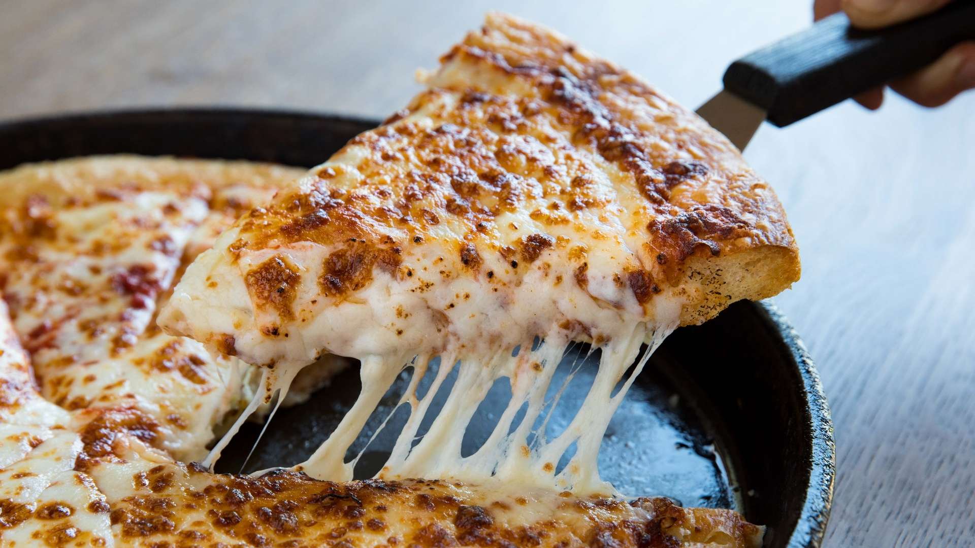 三笘薰年薪达488万欧元与邓克并列布莱顿队内最高薪水